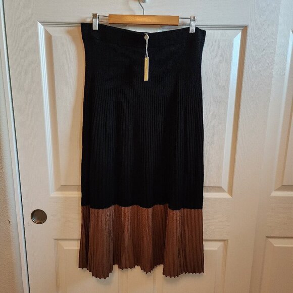 Max Studio Dresses & Skirts - Max Studio Pleated Colorblock Black Brown Midi Skirt Large